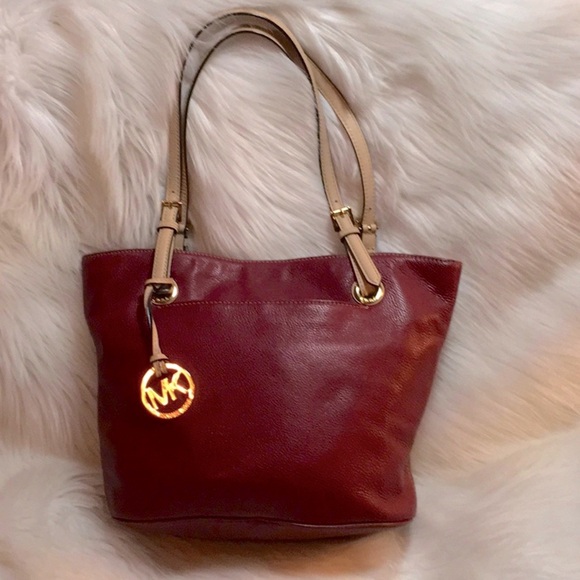 MICHAEL KORS Burgundy Leather Jet Set Tote. EUC - Picture 1 of 13